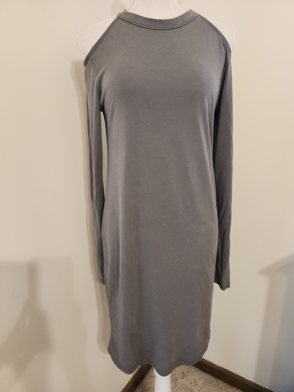 Women’s Gray Cold-Shoulder Long Sleeve Dress